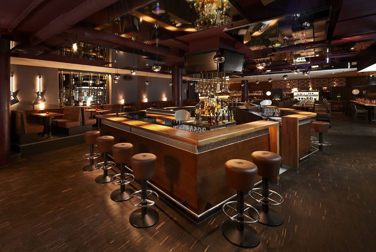 Anthony's Happy Valley Steakhouse & Bar